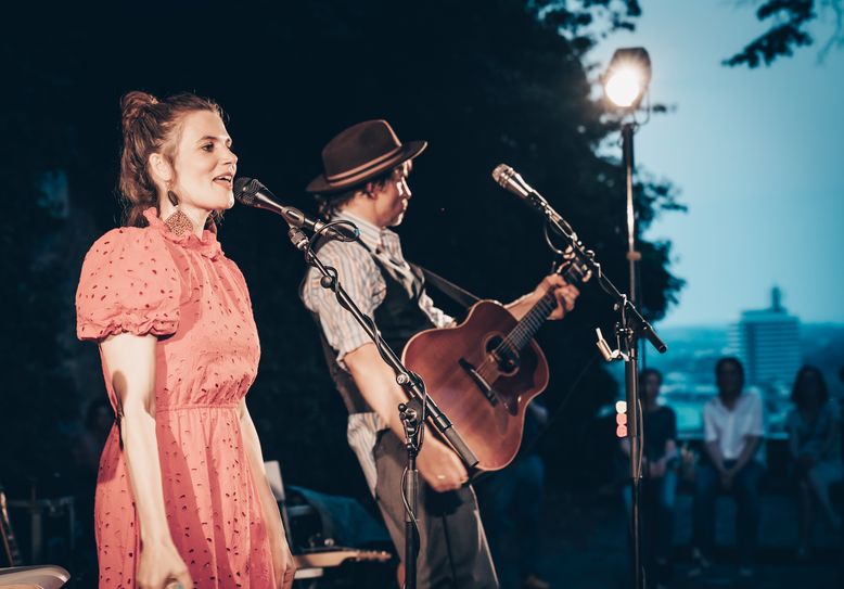 Das Duo »Mrs.Greenbird«.