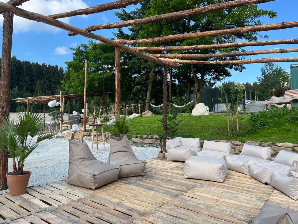 Neue Eventlocation evergreen feiert am 15. Juni am Schwollbach großes Opening mit internationalen DJs