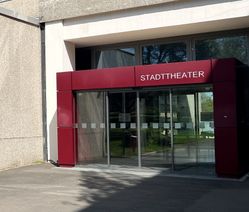 Das Stadttheater bleibt weiterhin vorsorglich geschlossen.