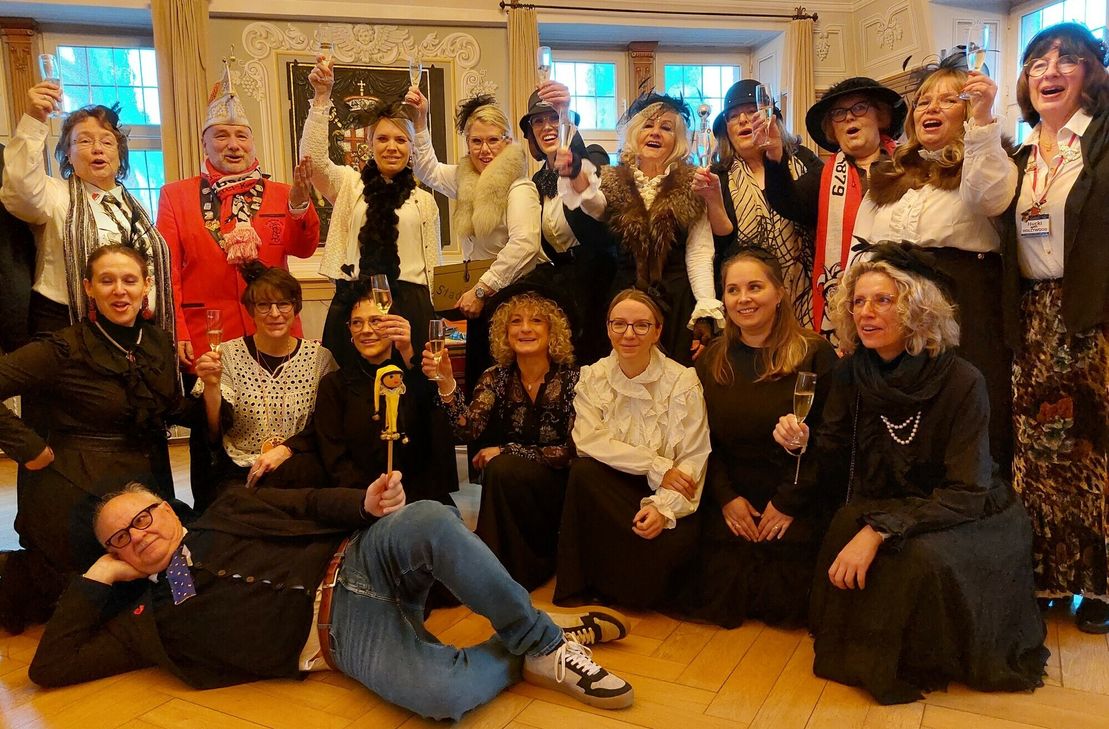 Gruppenbild mit entmachtetem Stadtbürgermeister Wolfgang Port.