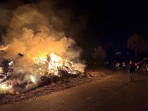 Die Martinsfeuer werden abgebrannt (Symbolfoto).