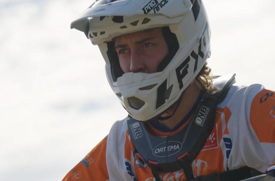 Aaron Steinbusch hat ebenfalls an Nachwuchsathlet Titel eingefahren, gewann jetzt die DAMCV-Serie und gibt sein Wissen und Können als Trainer an Henry weiter.