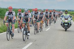 Treten für kranke Kinder und deren Familien kräftig in die Pedale: Die "Vor-Tour der Hoffnung" steigt in diesem Jahr  vom 19. bis 21. Juli.