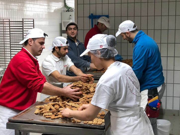 Die Auszubildenden bei »Nobis Printen« haben Freude an ihrem Handwerk.  Foto: T. Förster