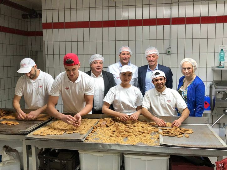 Die Auszubildenden bei »Nobis Printen« haben Freude an ihrem Handwerk.  Foto: T. Förster