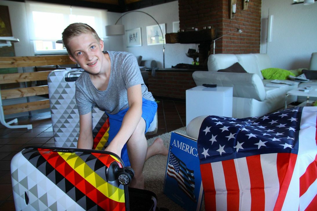 Auf nach Amerika: Mika Grospitz packt seinen Koffer für die Reise über den großen Teich.Foto: Nolden