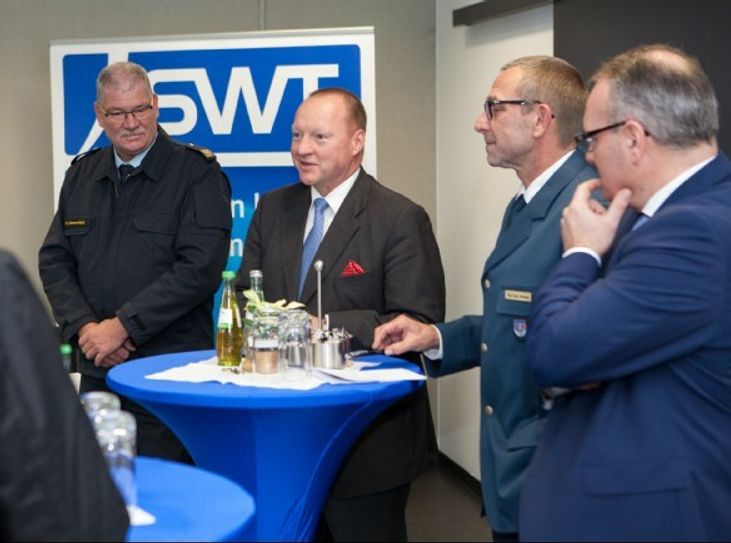 Herbert Albers-Hain (Feuerwehr Trier), Lutz Leide (BImA), Hans-Georg Hartmann (THW), Arndt Müller (SWT). Foto: SWT