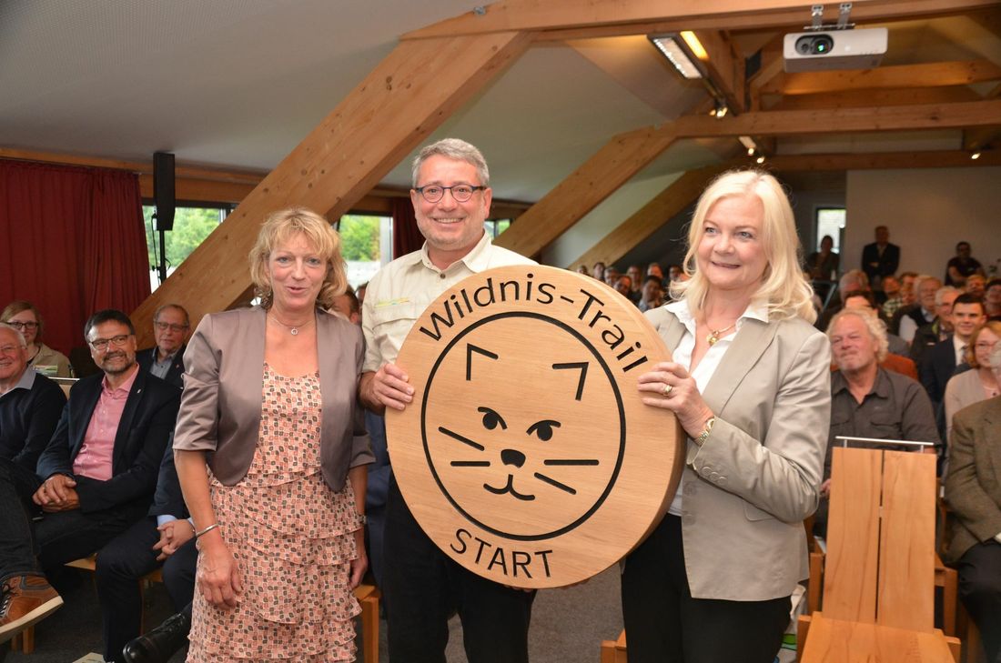 Ein würdiger Festakt für eine Erfolgsgeschichte: 10 Jahre Nationalparktor Höfen mit Tourist-Info und Bistro »Alte Molkerei«.