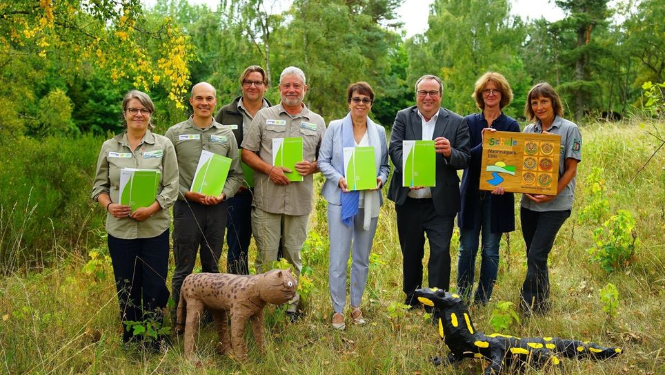 Die Nationalparkverwaltung stellt gemeinsam mit NRW-Umweltminister Oliver Krischer und Elke Reichert, Präsidentin des LANUK , den Jahresbericht für 2024 vor.