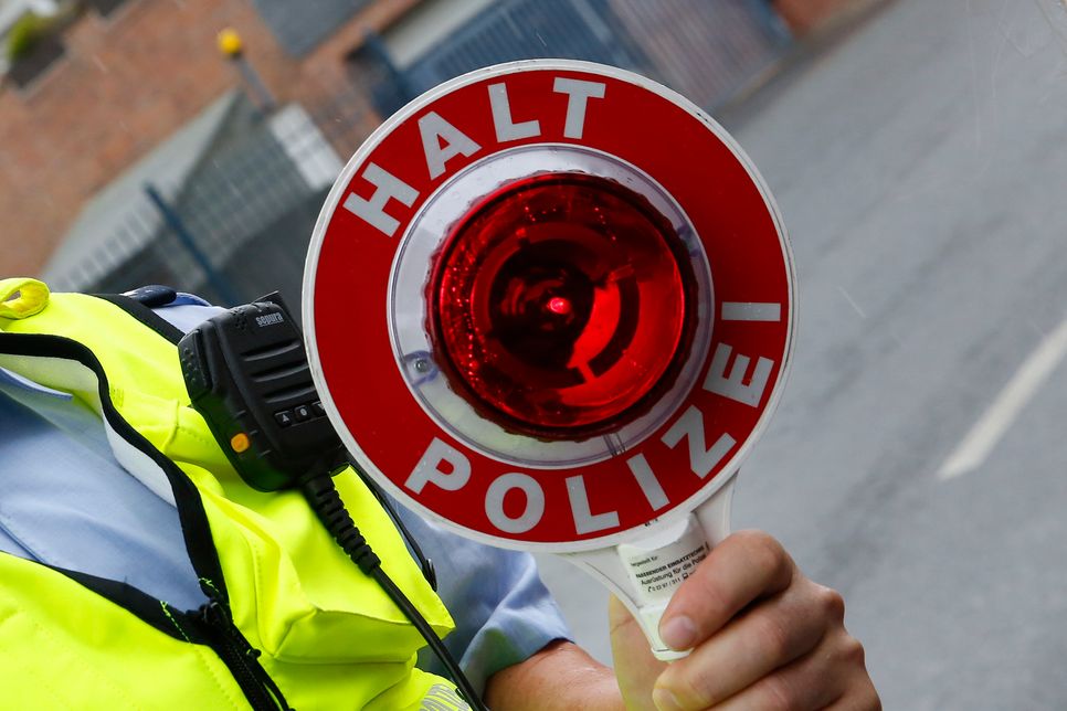 40 Fahrzeuge, 26 Verstöße: Die Bad Kreuznacher Polizei nahm am Mittwoch Handy- und Gurtsünder ins Visier.