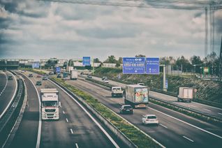 Die Sommerferien rücken näher und die Straßen werden voller.