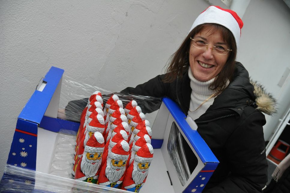"Bei uns kommt der Nikolaus gleich "kistenweise'", freut sich Mediaberaterin Christa Herges.