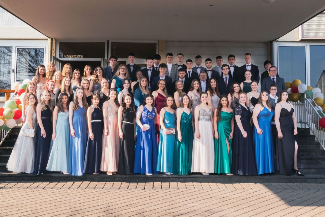 Die Abiturienten und Abiturientinnen 2022 der IGS Kastellaun.