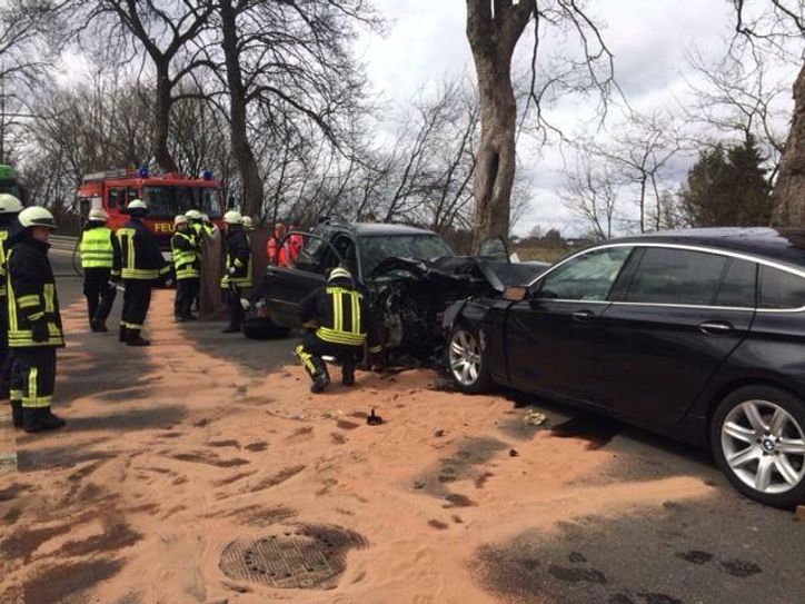 2016 gab es elf Todesfälle auf den Straßen der Städteregion Aachen zu beklagen - in der Eifel kamen vier Menschen ums Leben. In Pleushütte verunglückte ein Quadfahrer, zwischen Kalterherberg und Burgring kam eine 73-jährige Autofahrerin zu Tode. Und zwischen Woffelsbach und Rurberg wurde ein Radfahrer von einem Pkw-Raser erfasst und tödlich verletzt; auch der Beifahrer erlag seinen schweren Kopfverletzungen.