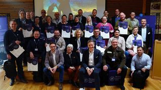 Die 23 frischgebackenen SternenGuides wurden im Naturzentrum Eifel mit ihren Zertifikaten ausgezeichnet und werden nun Besucher für den einzigartigen Nachthimmel begeistern.