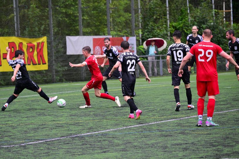 Zuschauer sahen einen guten Auftritt der Schwarz-Weißen im Spiel gegen den TuS Immendorf.