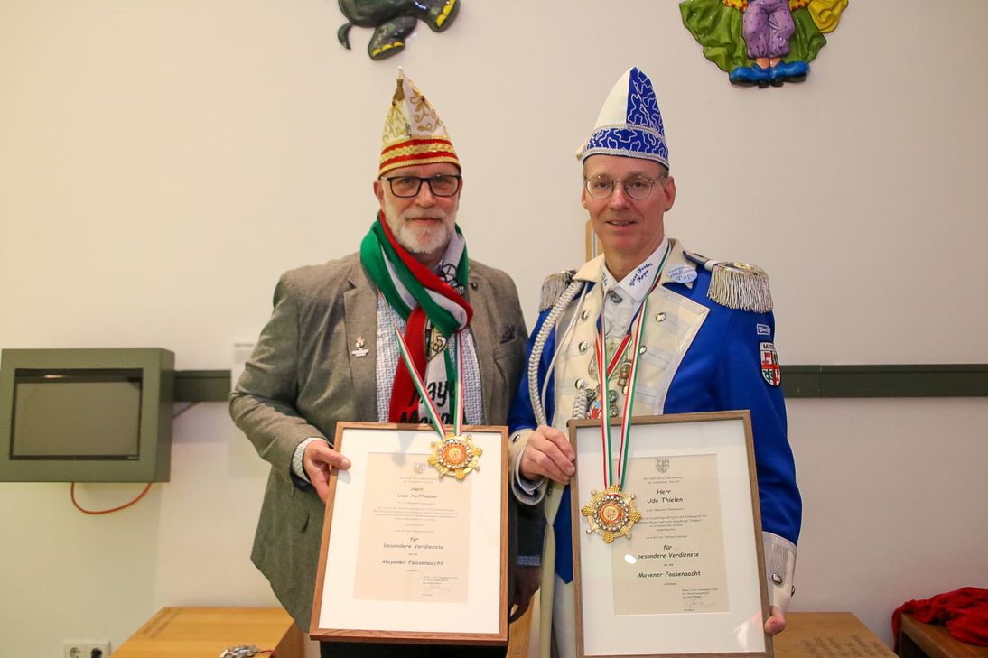 Uwe Hoffmann (l.) und Udo Thielen sind die neuen Träger des Städtischen Verdienstordens.