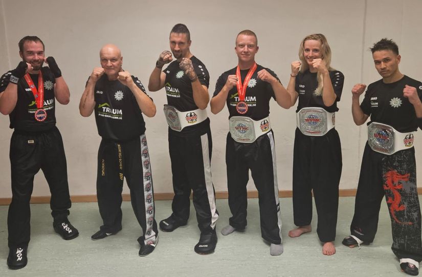 Von links nach rechts: Kai S,Trainer M Scherf,Joscha K,Felix K,Jessica S,Mehran Mohammdi