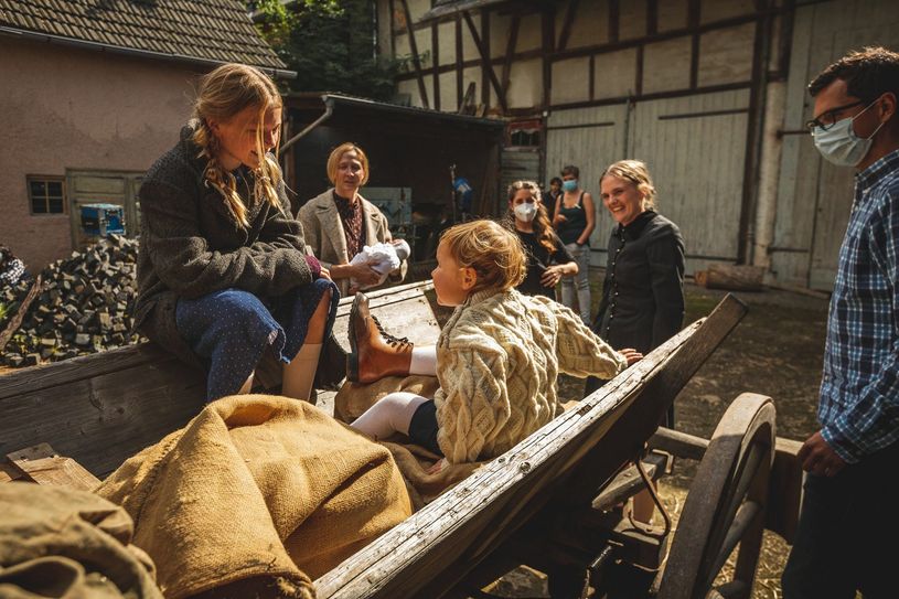 Jacqueline May führt bei »Nur ein Freitag« Regie und erarbeitet mit sehr viel Feingefühl die emotionalen Szenen mit den (Kinder-)Darstellern.