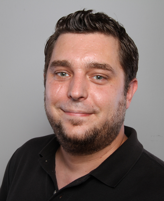 "Die Menschen in der Region durch mehr Öffentlichkeitsarbeit für das Thema Einbruchschutz zu sensibilisieren, ist sicherlich ein effektiver Weg, Einbrechern das Leben schwer zu machen. Wesentlich schwieriger dürfte es allerdings sein, Beamte in von Einbrechern heimgesuchte Gegenden zu schicken, um dort mehr Präsenz zu zeigen – gerade in Zeiten, in denen mehr Polizisten zur Bekämpfung der Terrorgefahr benötigt werden." - Kommentar von Redakteur Frederik Scholl