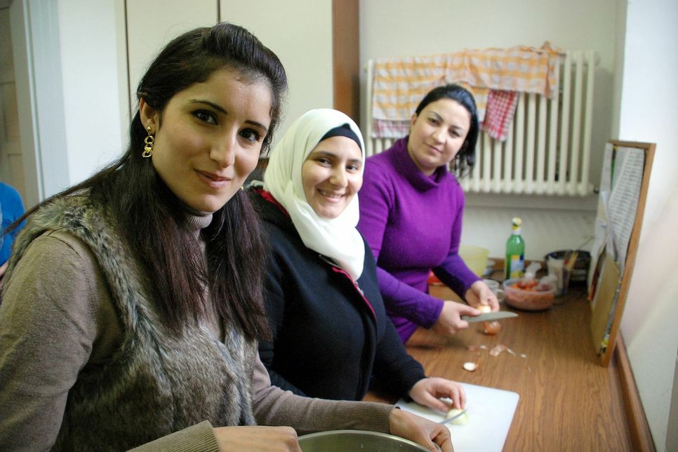 Die syrischen Frauen verstehen das Kochhandwerk. Sie kochen mit Liebe und Leidenschaft. Foto: Nolden
