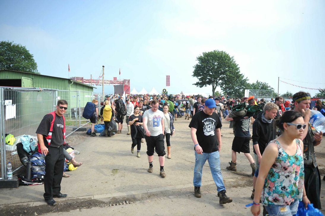 Die vorzeitige Abreise der Fans am "Rock am Ring"-Sonntag 2016 hat jetzt auch Symbolcharakter.