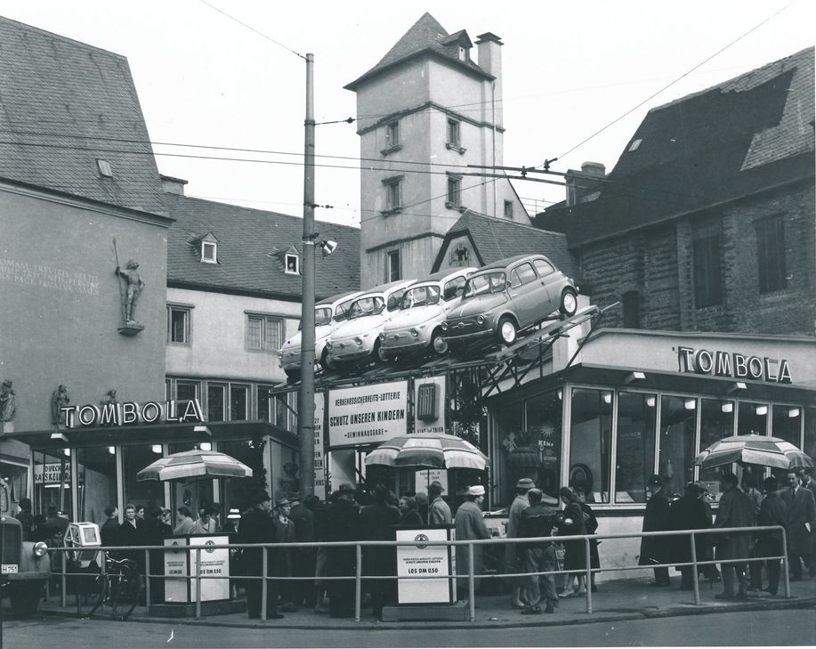 Steipenloser Steipengrund auf dem Trierer Hauptmarkt in den 50er Jahren. Foto: Stadtarchiv