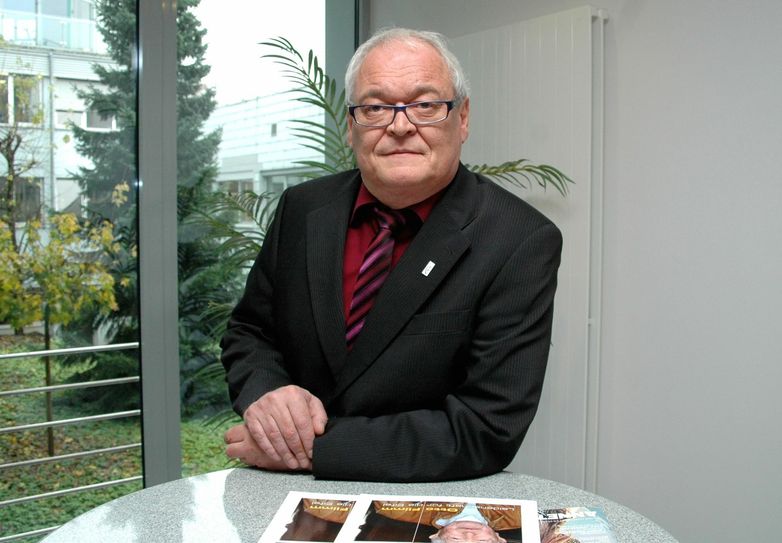 Nach 42 Jahren bei Weiss-Druck tritt Karl-Heinz Carell in den Ruhestand. Er blickt auf eine bewegte Karriere - seit 2014 war er Geschäftsführer in sieben Unternehmen der Weiss-Gruppe.