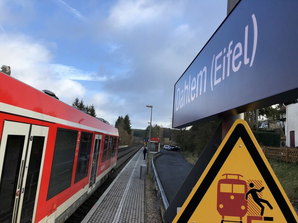 Im Bahnhof Dahlem wurde ein Zugführer mit einem Laserpointer geblendet. Nun ermittelt die Bundespolizei und bittet die Bevölkerung um Mithilfe. mn-Archivfoto