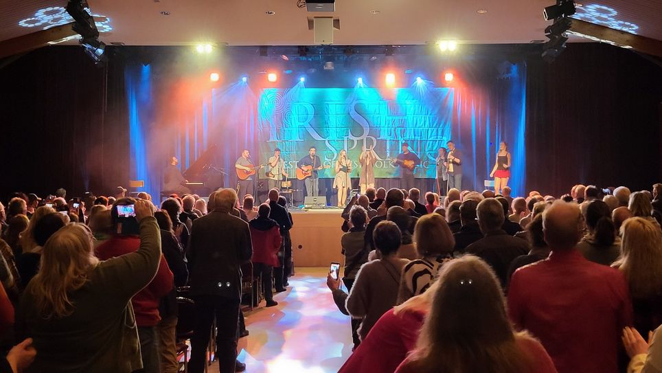 Das Publikum feierte die Künstlerinnen und Künstler des „Irish Spring Festival 2006“ mit stehenden Ovationen.