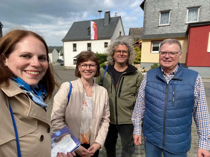 Haustür-Besuche in Liesenich/Hunsrück.
