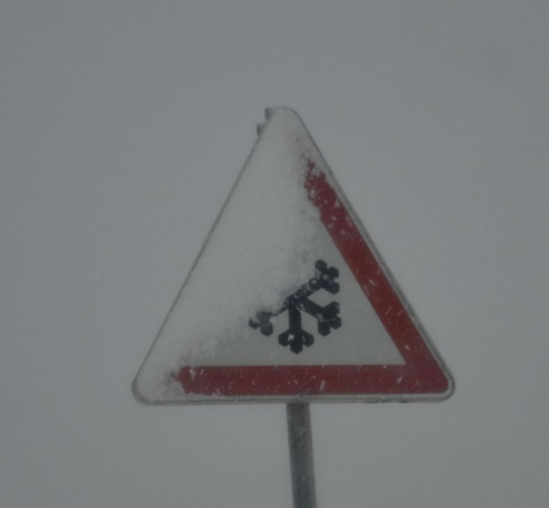 In der Eifel hat es ordentlich geschneit, am Wochenende öffnet der Rodellift in Udenbreth.