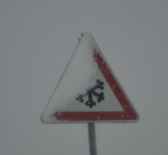 In der Eifel hat es ordentlich geschneit, am Wochenende öffnet der Rodellift in Udenbreth.