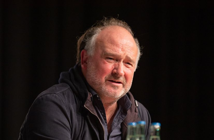 Jean-Luc Bannalec: Hinter dem Pseudonym verbirgt sich der ehemalige S.Fischer-Verleger Jörg Bong.