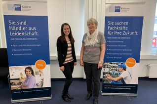 Die Nachfolge von Birgit Hauptvogel (rechts) bei der der IHK-Regionalgeschäftsstelle Simmern tritt nun Rijana Kochler an. (Foto: IKH)