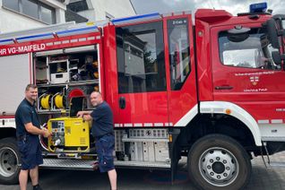 Christian Funk (links) und Stefan Müller sind die Feuerwehrgerätewarte der VG Maifeld.