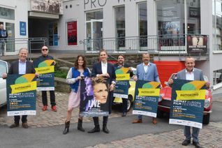 Am Wochenende geht es los: Auf das Filmfest freuen sich nicht nur Kulturminister Dr. Konrad Wolf, sondern auch die Organisatoren und Filmemacher. (Foto: Bender)