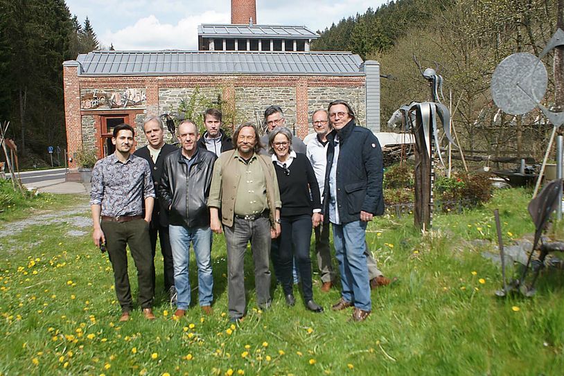 Die Ausstellung  »Eifelgefühl - sechs fotografische Ansichten« ist am 20. und 21. Mai im alten Kesselhaus Monschau-Dreistegen zu sehen. Die sechs Fotografen wollen gemeinsam mit den Verantwortlichen von »Eifelgefühl« und der Band »Herr Müller und sein Chauffeur« für kulturelle Vielfalt sorgen.