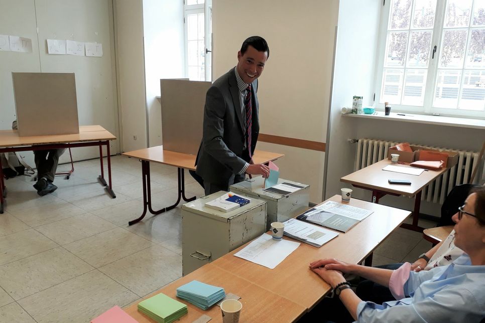 Der neue Stadtbürgermeister Johannes Reuschen während der Wahl. Foto: Privat
