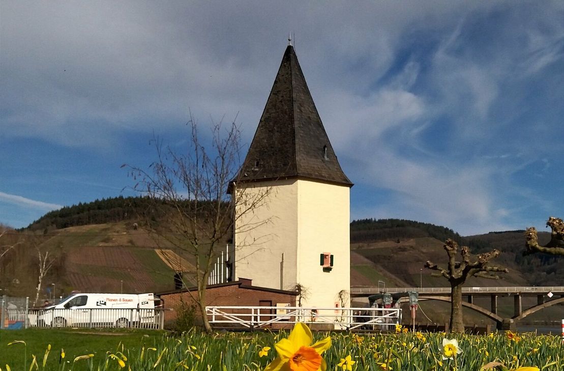 Der Vorstand des Schweicher Gewerbevereins hat mit Unterstützung der Stadt eine Kundenbefragung digital erstellt. Diese ist seit heute am Start. Klicken Sie das nächste Bild an.