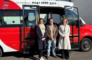 Dr. Carmen Krämer, Fachbereichsleiter Dominik Huppertz und Dr. Kathrin Driessen sind zufrieden mit der Erweiterung des Netliner-Angebots in der Stadt Monschau.