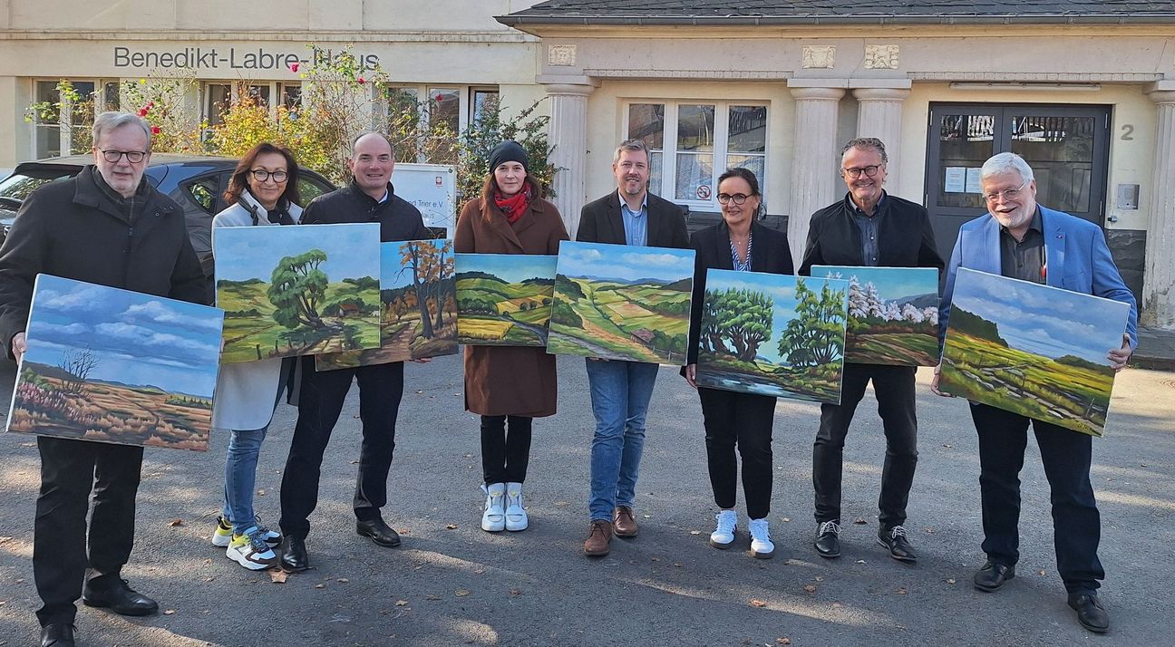 v.l.n.r.: Bernhard Kaster, Hiltrud Zock (Kuratorium
St. Gangolf und Organisation), Dr. Gregor Decku (Rotary Club Trier), Künstlerin Anja Streese, Martin Hintz (Leitung Benedikt-Labre-Haus), Tanja Reuter (Abteilungsleitung Wohnungslos Caritasverband Trier e.V.,) Hans-Werner Meyer (Stadt Trier Amtsleitung Soziales und Wohnen), Dr. Bernd Kettern (Caritasdirektor, Vorstand Stiftung Zeichen der Hoffnung)