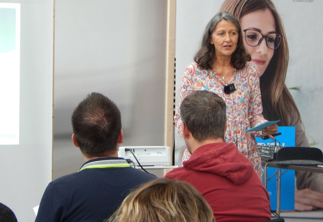 Die Teamentwicklerin Eva Hüttges konnte für die Job- und Ausbildungsmesse gewonnen werden.