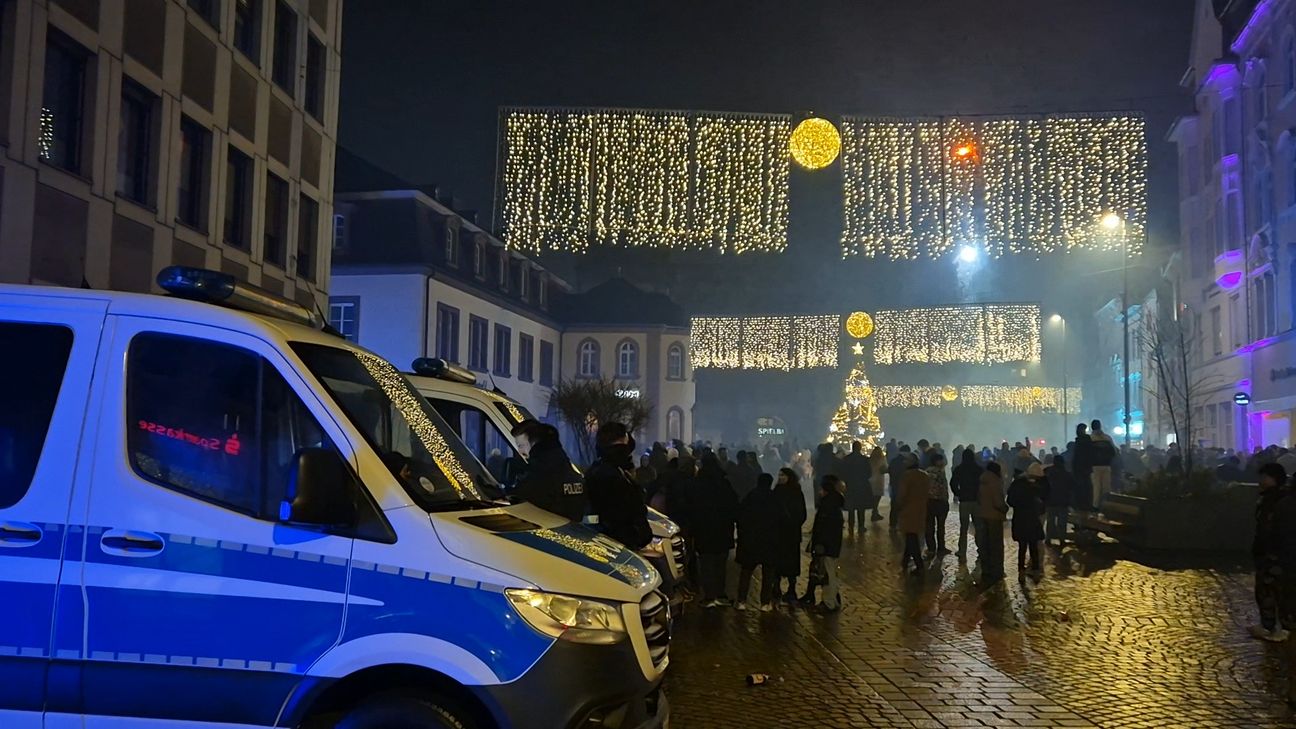 Bis zu 1.000 Menschen an der Porta Nigra – Silvester meist friedlich