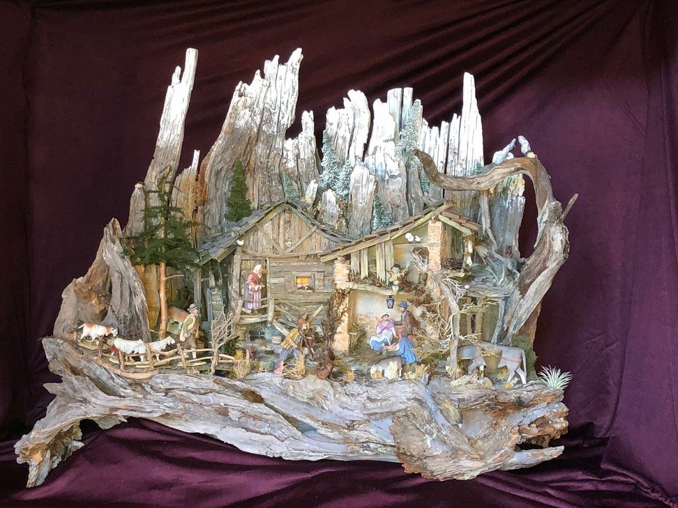 Die Landschaftskrippe von Ferdi Saßmann und die Passionskrippe sind nur zwei Highlights der Krippenausstellung im Monschauer Aukloster. Fotos: Fö