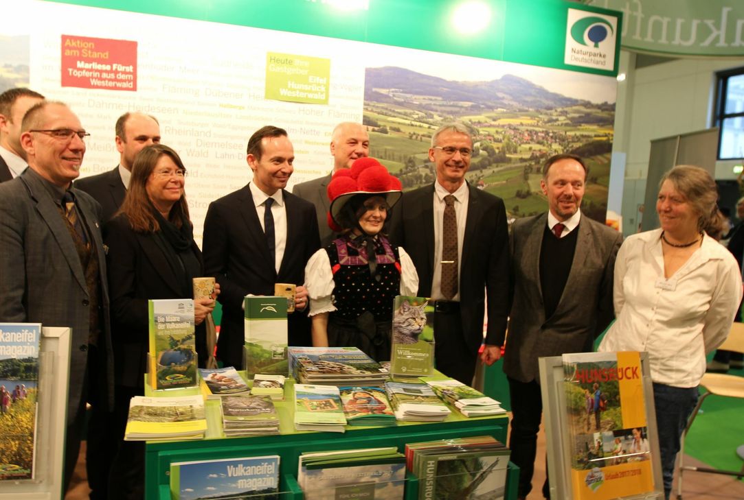 Grüne Woche: Höfken und Wissing am Stand Mittelgebirge u. Naturparke. Foto: FF