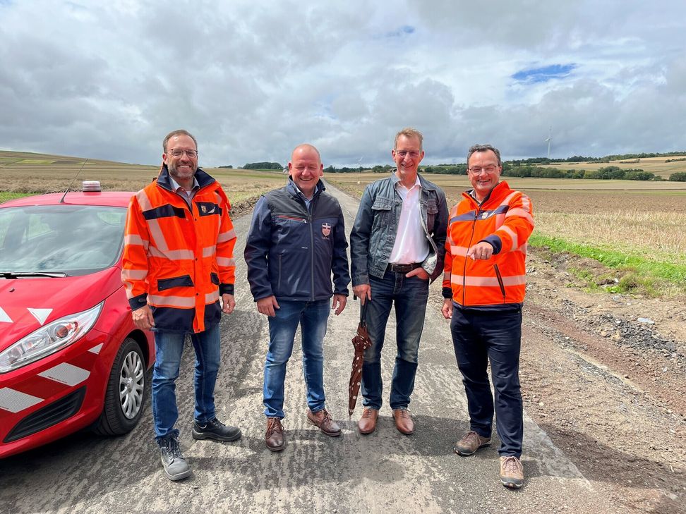 Froh über die gute Zusammenarbeit (v. l.): Thomas Kneip, Gerd Klasen, Maximilian Mumm und Bernd Cornely.