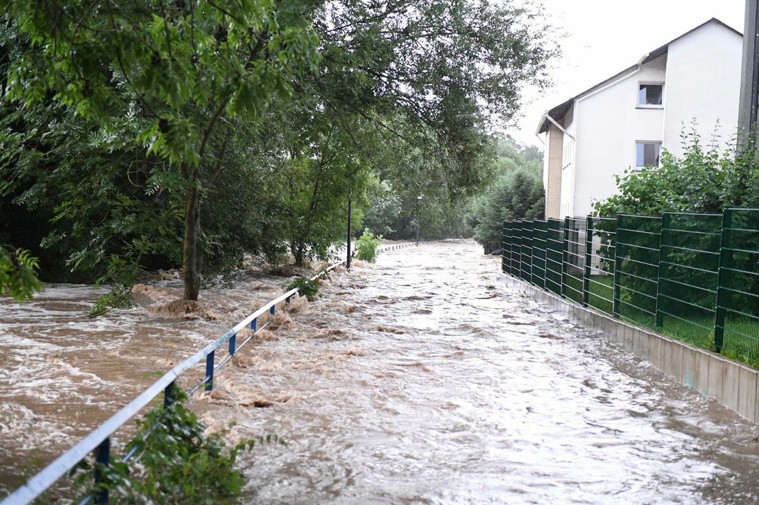 Ein Bild, das die Urgewalt der Nette am Mittwochabend zeigt.