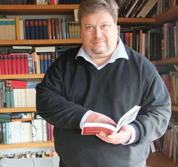 Stephan Brakensiek recherchierte ein halbes Jahr lang für sein neuestes Werk "Die Akte Marx". Foto: Fischer