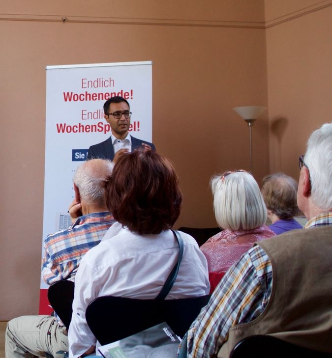 Prof. Dr. Mirshahi, Chefarzt und Direktor der Augenklinik Dardenne, informierte beim ersten "Ahrtal-Forum" des Wochenspiegels über das Thema "Grauer Star". Foto: Susanne Wolf